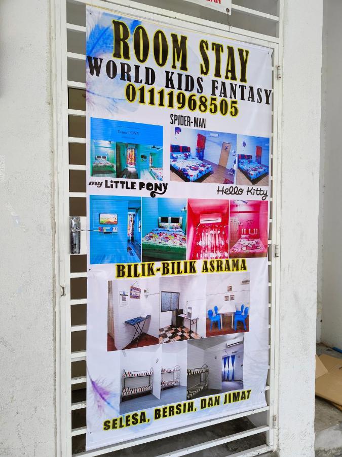 Hotel World Kids Fantasy Lumut Esterno foto