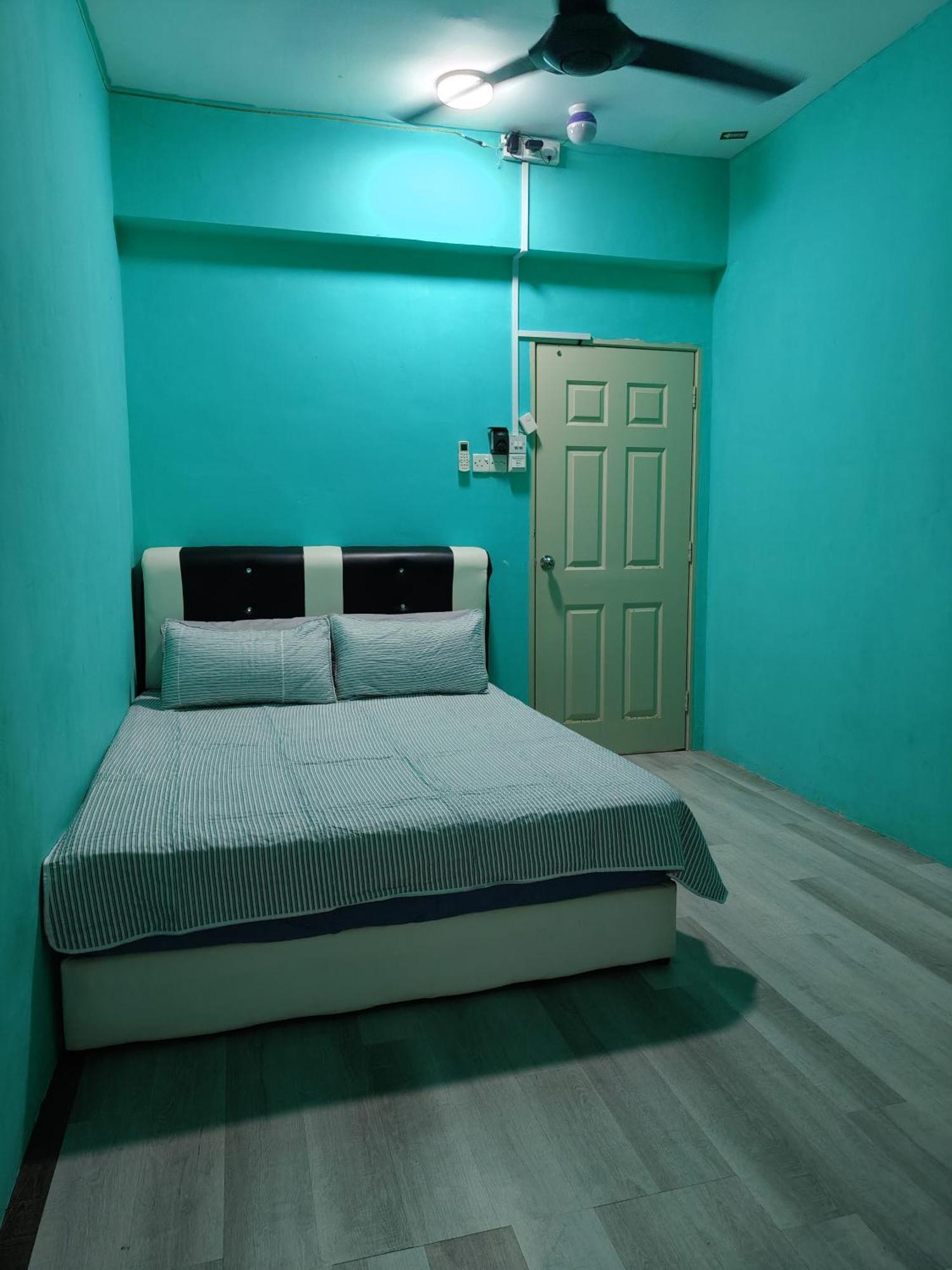 Hotel World Kids Fantasy Lumut Esterno foto